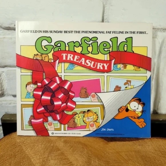 Other - Book Garfield Treasury Jim Davis